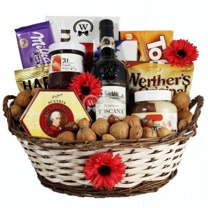 Classic Sweet – Wine Gift Basket in Europe