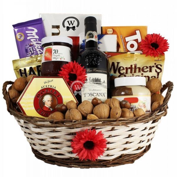 Classic Sweet - Wine Gift Basket in Europe