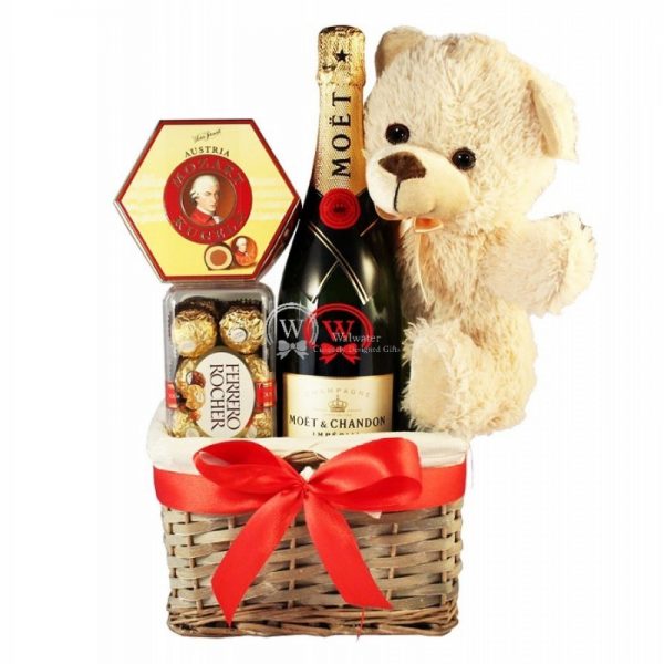 Classic Newborn Arrival Moet Gift Basket