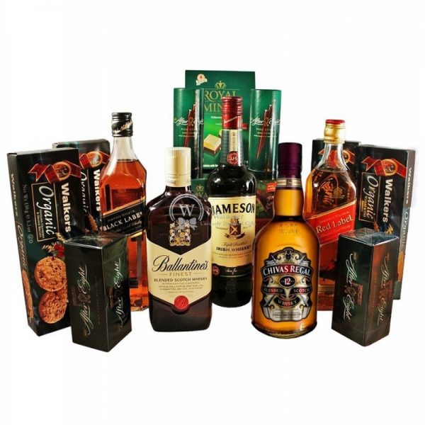 Between Edinburgh to Dublin - Deluxe Whiskey Gift Basket