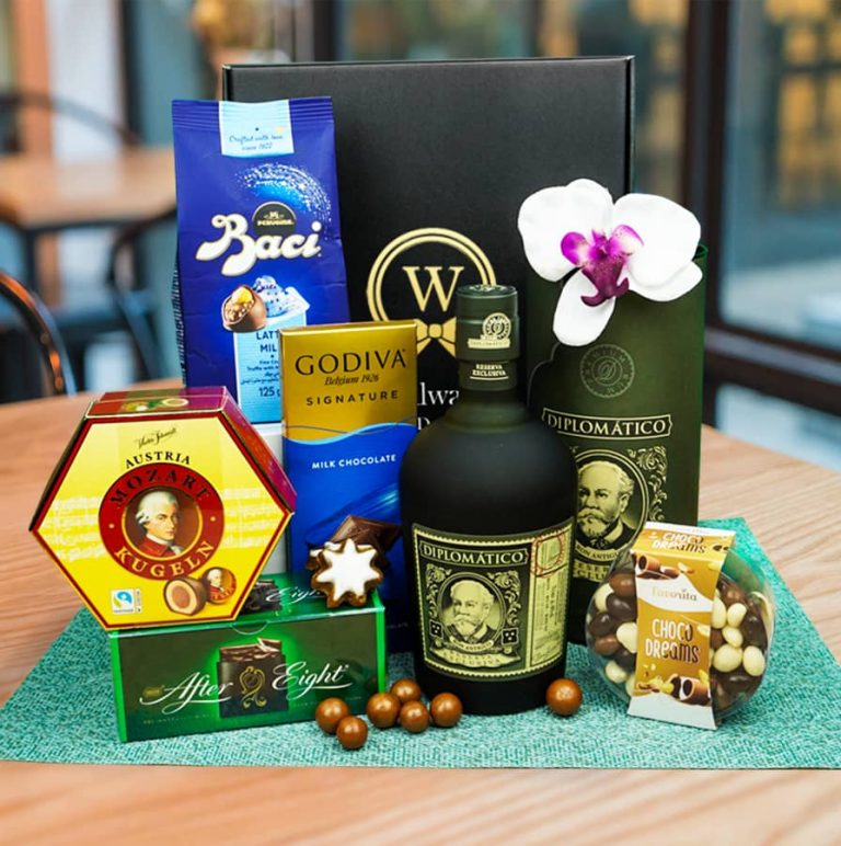 Send Christmas Gift Baskets With Us - Original Gift Provider