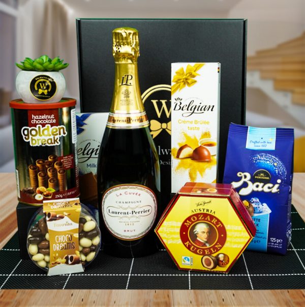 Gracious Champagne Gift Box (2)