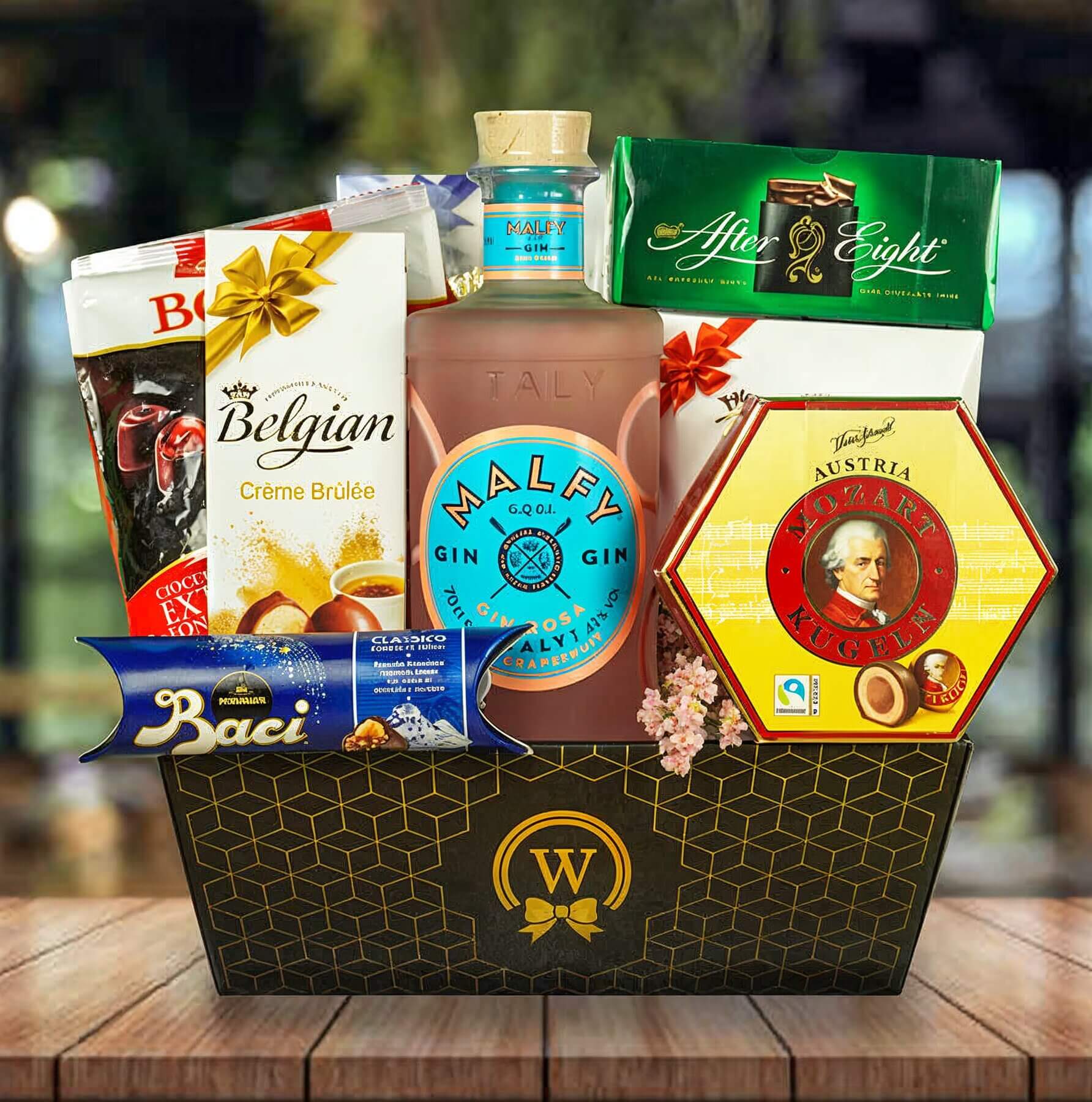 Read more about the article La Dolce Laurea: Graduation Gifts from Walwater to Celebrate Your Success & Send Perfect Gifts to Italy