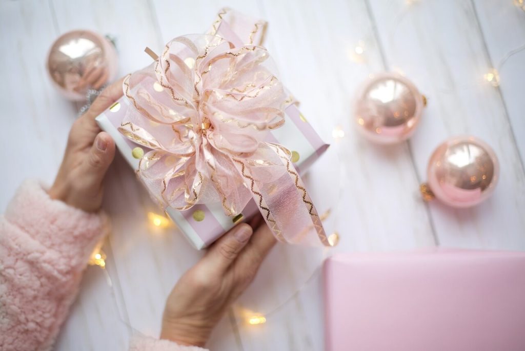 how to send gift from us to europe